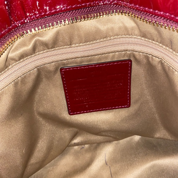 ♥️Authentic Burgundy Coach patent Leather w/ Gold hardware & Original hang tag - Picture 7 of 17
